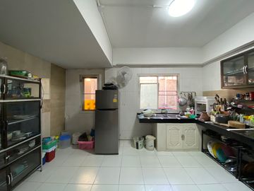 4 bed family home with private pool for sale in Hang Dong