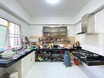 4 bed family home with private pool for sale in Hang Dong