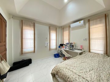 4 bed family home with private pool for sale in Hang Dong