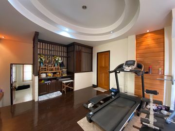 4 bed family home with private pool for sale in Hang Dong