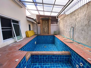 4 bed family home with private pool for sale in Hang Dong