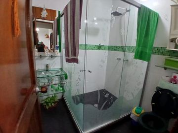 Venta hermoso Apartamento 2do piso en Navarra ( Bello )