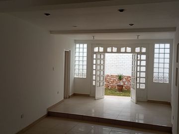 Casa en Alquiler en Urb. Jardines de Santa Rosa, Chiclayo