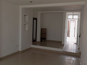 Casa en Alquiler en Urb. Jardines de Santa Rosa, Chiclayo