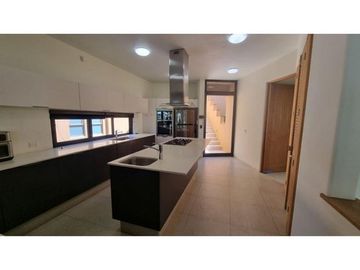 CASA CONTEMPORANEA EN VENTA