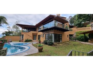 CASA CONTEMPORANEA EN VENTA