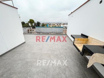 Amplio Departamento Duplex En Estreno En Surco