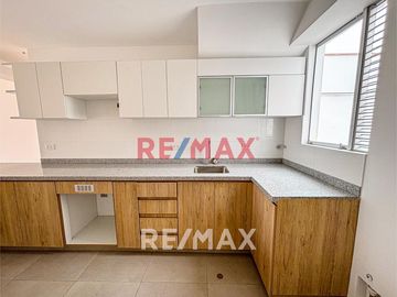 Amplio Departamento Duplex En Estreno En Surco