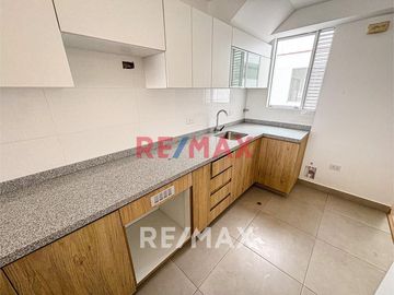 Amplio Departamento Duplex En Estreno En Surco