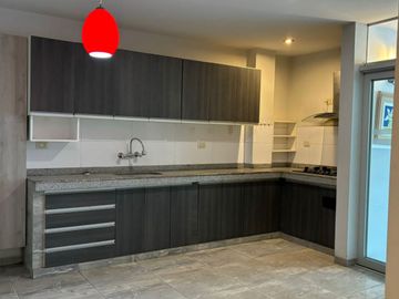Alquiler Departamento Moderno en 1er piso - Los Ficus, Pimentel