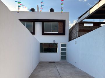 Casa en Venta en José Chapulco a Una Calle de Prol. de la 14 y a Una Calle de Periférico
