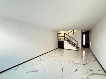 Casa en Venta en José Chapulco a Una Calle de Prol. de la 14 y a Una Calle de Periférico