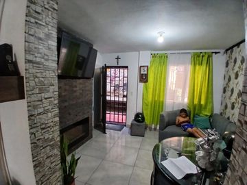 Venta hermosa casa unifamiliar a 2 cuadras del parque principal de Copacabana-Antioquia