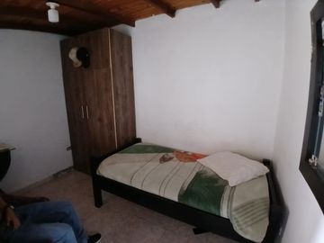 Venta hermosa casa unifamiliar a 2 cuadras del parque principal de Copacabana-Antioquia