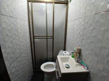 Venta hermosa casa unifamiliar a 2 cuadras del parque principal de Copacabana-Antioquia