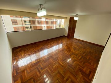 VENTA DE DÚPLEX EN SURCO, LÍMITE CON MIRAFLORES – UBICACIÓN PRIVILEGIADA