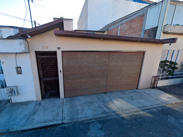 CASA EN CALLE GIRASOL, COL. GUADALUPE Y CLUB JARDIN, TOLUCA. ¡NO CREDITOS!