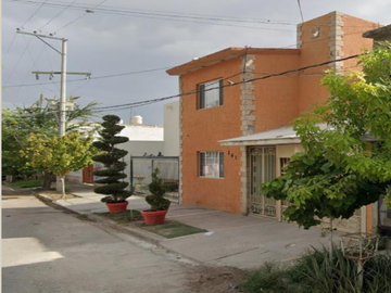 HERMOSA CASA EN VENTA EN ZONA CENTRO, LERDO, DGO.