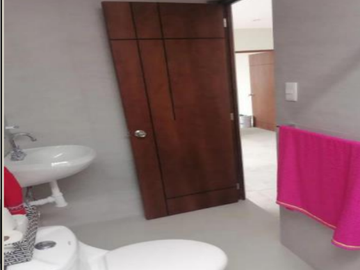 HERMOSA CASA EN VENTA EN RINCONADA DEL BOSQUE, MOROLEÓN, GUANAJUATO.