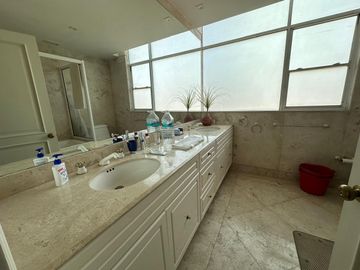 DEPARTAMENTO DE LUJO EN SANTA FE: ESPACIOS AMPLIOS, VISTAS ESPECTACULARES Y AMEN