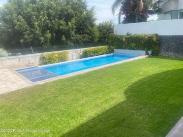Casa en Venta 3 recamaras, Cumbres del Lago