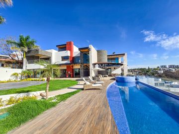 VENTA DE CASA, EN ZONA PRIVILEGIADA JURIQUILLA QRO.