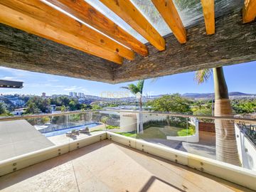 VENTA DE CASA, EN ZONA PRIVILEGIADA JURIQUILLA QRO.