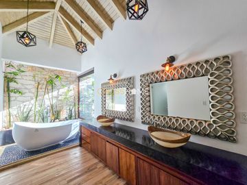 VENTA DE CASA, EN ZONA PRIVILEGIADA JURIQUILLA QRO.
