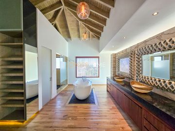 VENTA DE CASA, EN ZONA PRIVILEGIADA JURIQUILLA QRO.