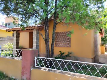 Oportunidad, hermoso Chalet a la venta en barrio residencial, La Falda