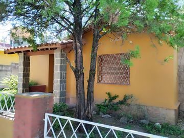 Oportunidad, hermoso Chalet a la venta en barrio residencial, La Falda