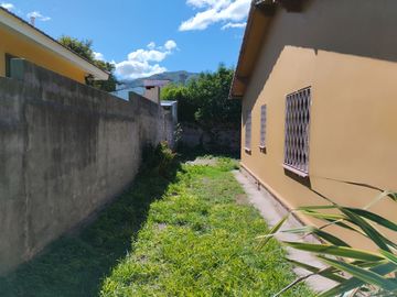 Oportunidad, hermoso Chalet a la venta en barrio residencial, La Falda