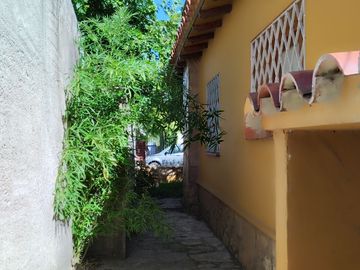 Oportunidad, hermoso Chalet a la venta en barrio residencial, La Falda