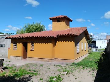 Oportunidad, hermoso Chalet a la venta en barrio residencial, La Falda