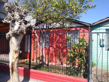 Casa en venta Maipú Barrio Las Flores, Pasaje cerrado, impecable.