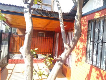 Casa en venta Maipú Barrio Las Flores, Pasaje cerrado, impecable.