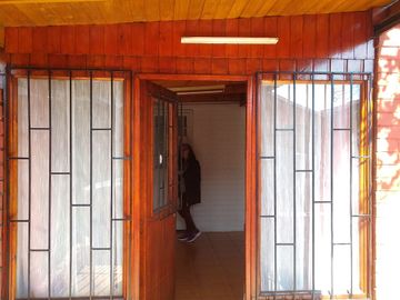 Casa en venta Maipú Barrio Las Flores, Pasaje cerrado, impecable.
