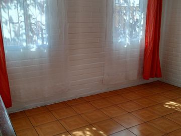Casa en venta Maipú Barrio Las Flores, Pasaje cerrado, impecable.