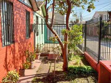Casa en venta Maipú Barrio Las Flores, Pasaje cerrado, impecable.