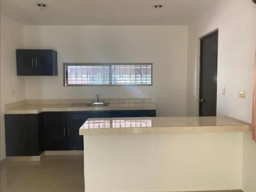 HERMOSA CASA EN VENTA EN FRACCIONAMIENTO PASEOS DE OPICHEN, MÉRIDA, YUC.