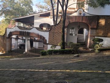 Jardines de La Montaña VENDO CASA colonial mexicana moderna con vistas al área verde protegida!