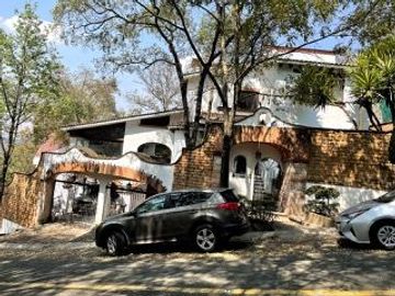 Jardines de La Montaña VENDO CASA colonial mexicana moderna con vistas al área verde protegida!