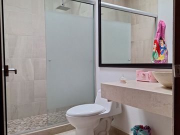 CASA EN VENTA EN HACIENDA VALBUENA EN LEON, GTO.