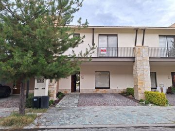 CASA EN VENTA EN HACIENDA VALBUENA EN LEON, GTO.