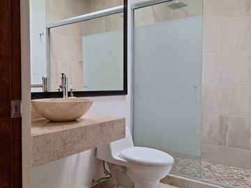 CASA EN VENTA EN HACIENDA VALBUENA EN LEON, GTO.