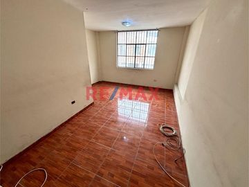 Bonita Casa Familiar En Comas Entre Av Universitaria Y Av Carabayllo