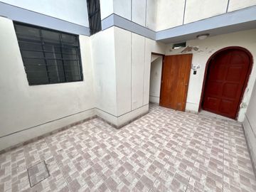 Bonita Casa Familiar En Comas Entre Av Universitaria Y Av Carabayllo