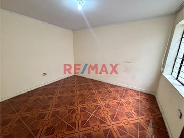 Bonita Casa Familiar En Comas Entre Av Universitaria Y Av Carabayllo