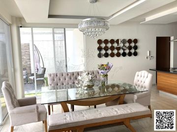 CASA EN VENTA, PORTA TOSCANA, 3 RECÁMARAS CON BAÑO, MODERNA, EQUIPADA, CON VIGILANCIA