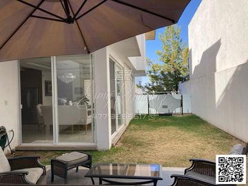 CASA EN VENTA, PORTA TOSCANA, 3 RECÁMARAS CON BAÑO, MODERNA, EQUIPADA, CON VIGILANCIA
